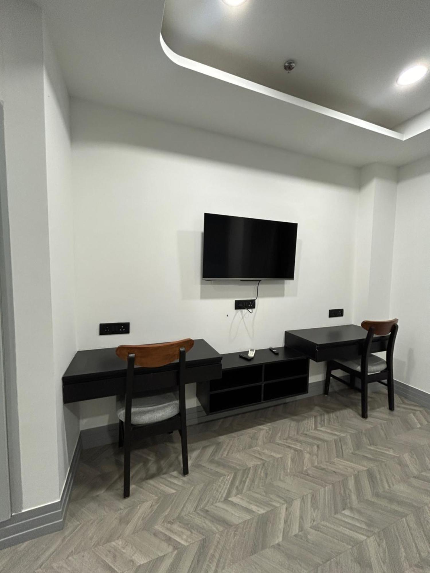 Bedchambers Serviced Apartment, Golf Course, Gurgaon Zewnętrze zdjęcie
